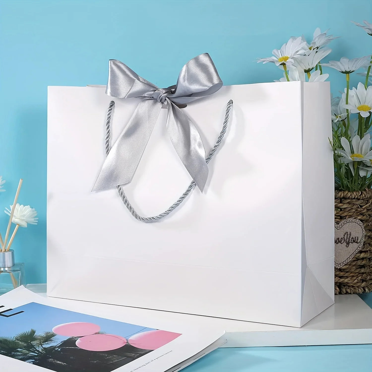 10pcs White Gift Bags With Silver Bow Ribbon, Paper Party Favor Bag With Handles Gift Bags Large For Wedding Graduation Birthday