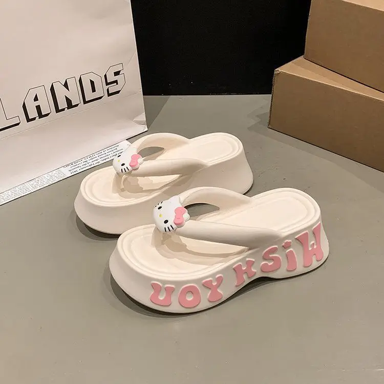 Klapki damskie Y2k Cartoon Hello Kitty na lato Sanrio Kawaii Anime Antypoślizgowe buty EVA Domowe sandały Dziewczęce buty na grubej podeszwie dla studentek