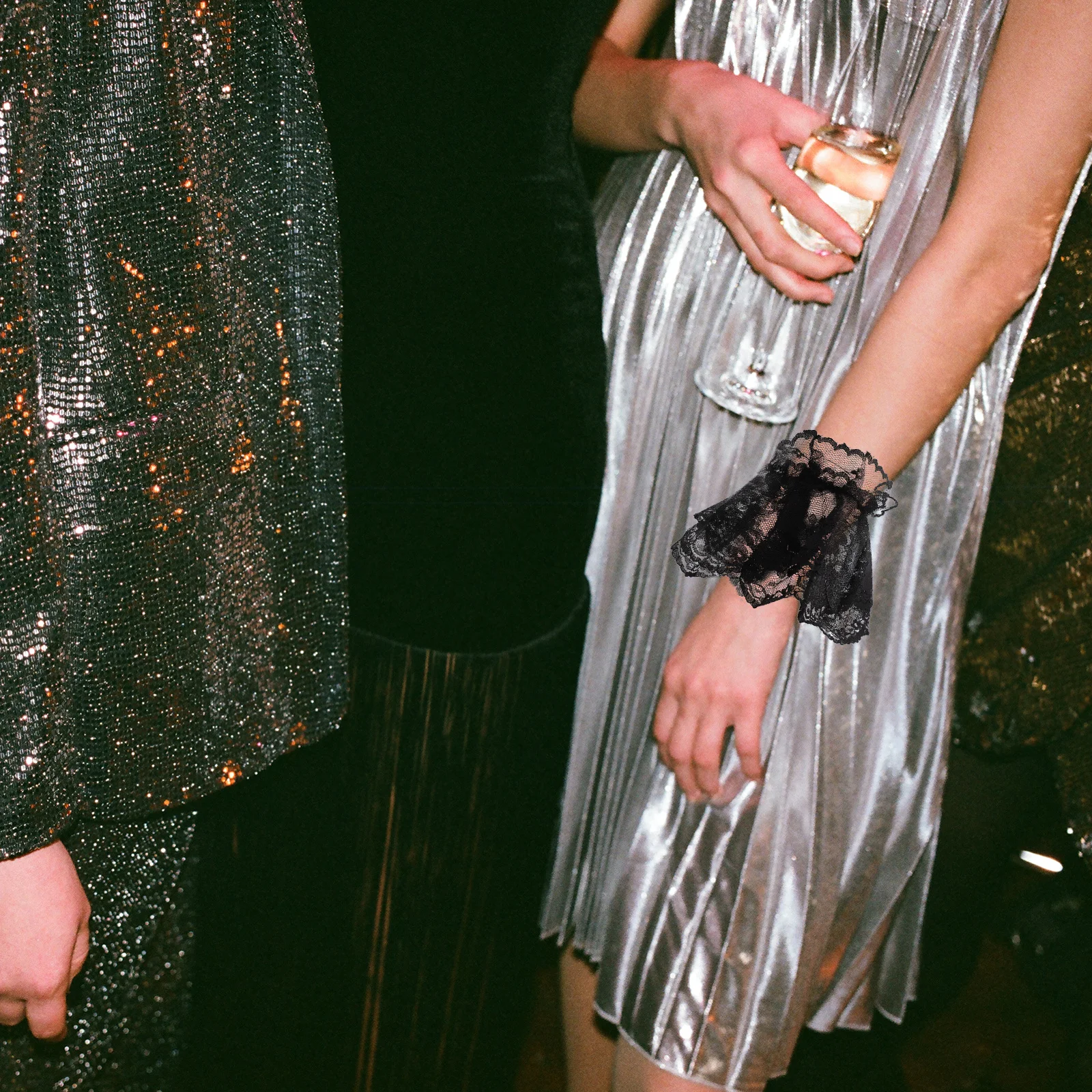 2 أزواج أسود أبيض قصير قفازات المعصم الدانتيل الحلو لوليتا اكسسوارات فستان سهرة أنيق عرض صور الزفاف الرسمي