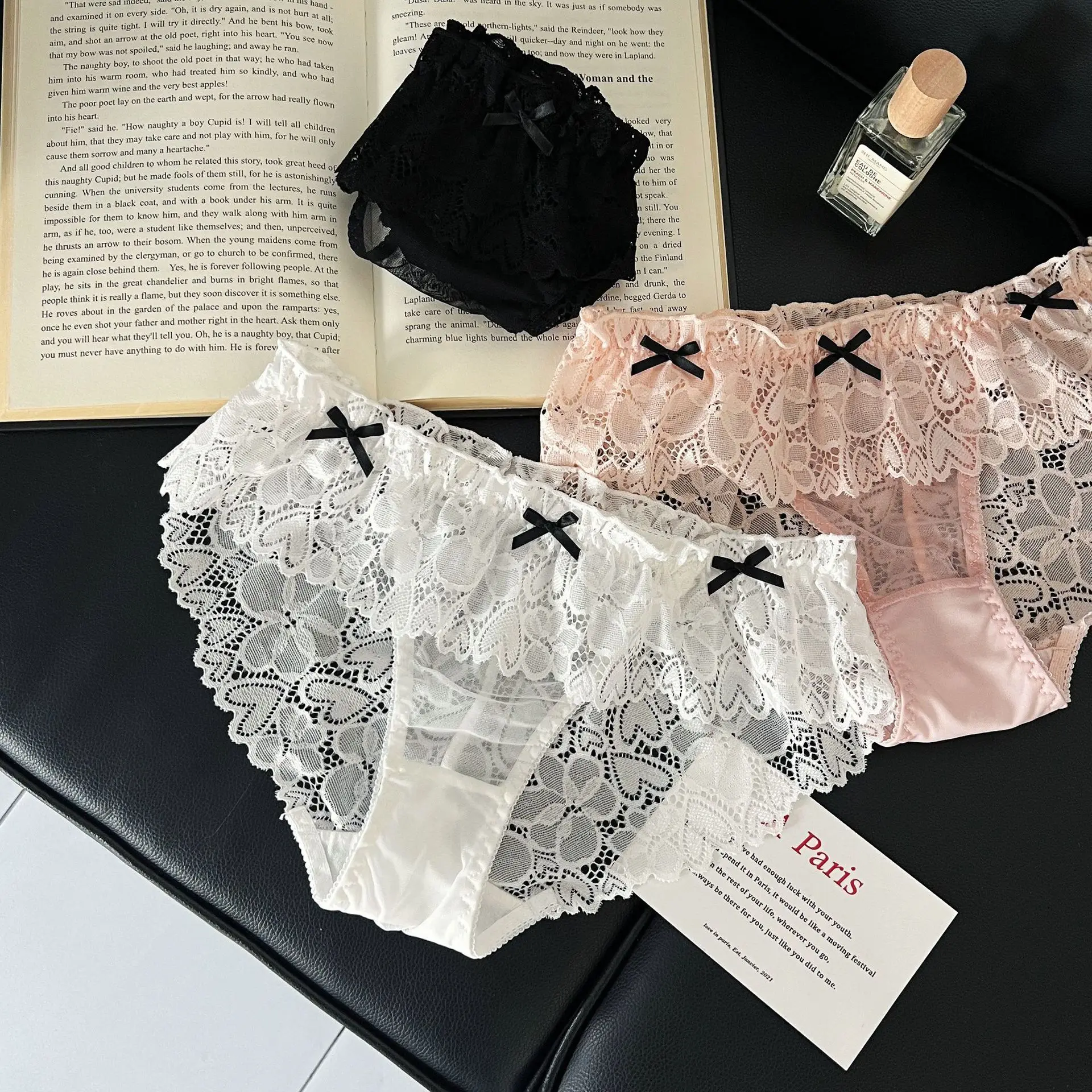 ملابس داخلية مثيرة من الدانتيل على الطراز الفرنسي للنساء قابلة للتنفس ومريحة، سراويل داخلية شاملة على شكل مثلث الورك، سراويل قصيرة منخفضة الخصر