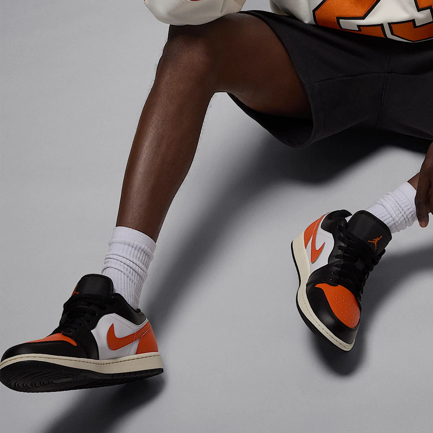 

Nike genuine JORDAN Men's Cushioned Classic Breathable Basketball Shoes 553558-081