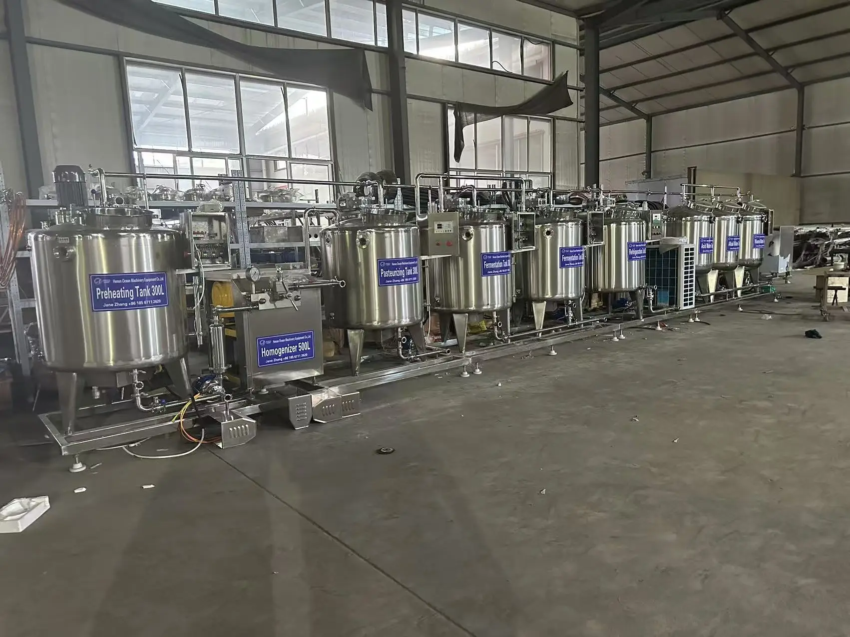 Pasteurisasi Susu Dua Tangki dan Tangki Pendingin dengan Pompa untuk Produk Susu, Jus, Minuman Dingin