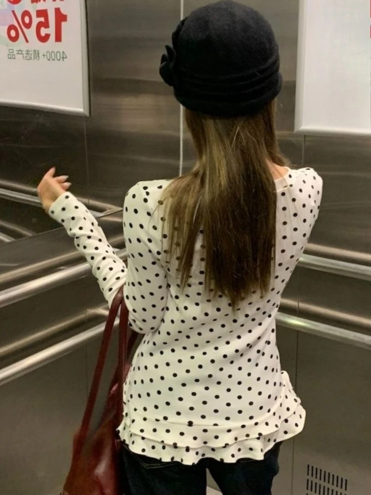 Camiseta elegante de lunares de estilo coreano para mujer, camisa básica con volantes adelgazantes que se pega a la cintura, Tops, ropa de moda de manga larga 2025