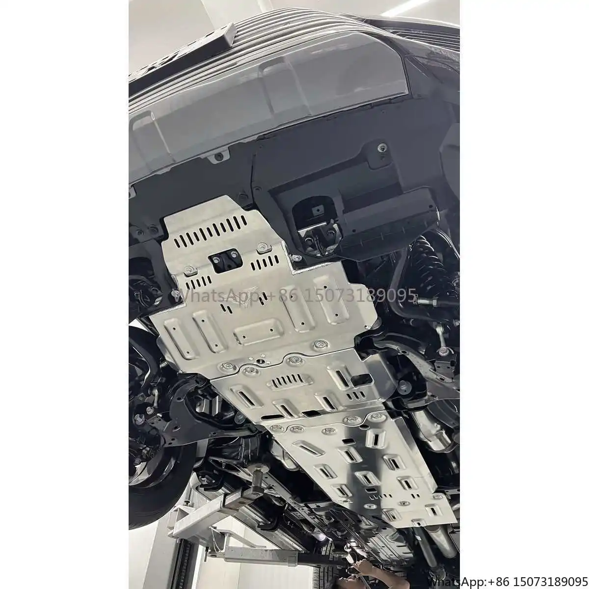 

Комплект защитных пластин для днища кузова LX700: защита двигателя, топливного бака и нижних рычагов