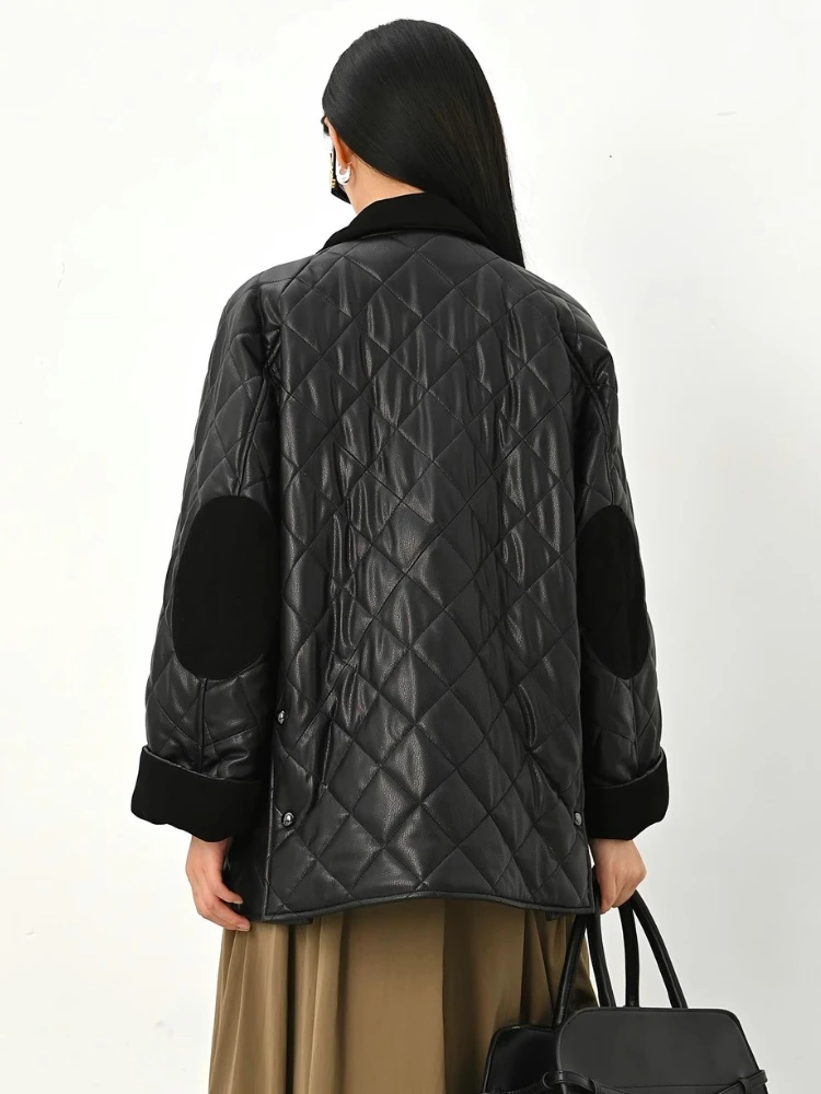 Piumini trapuntati in vera pelle per donna Autunno Inverno 2025 Nuovo cappotto in piuma d'oca bianca semplice di fascia alta in vera pelle di pecora nera