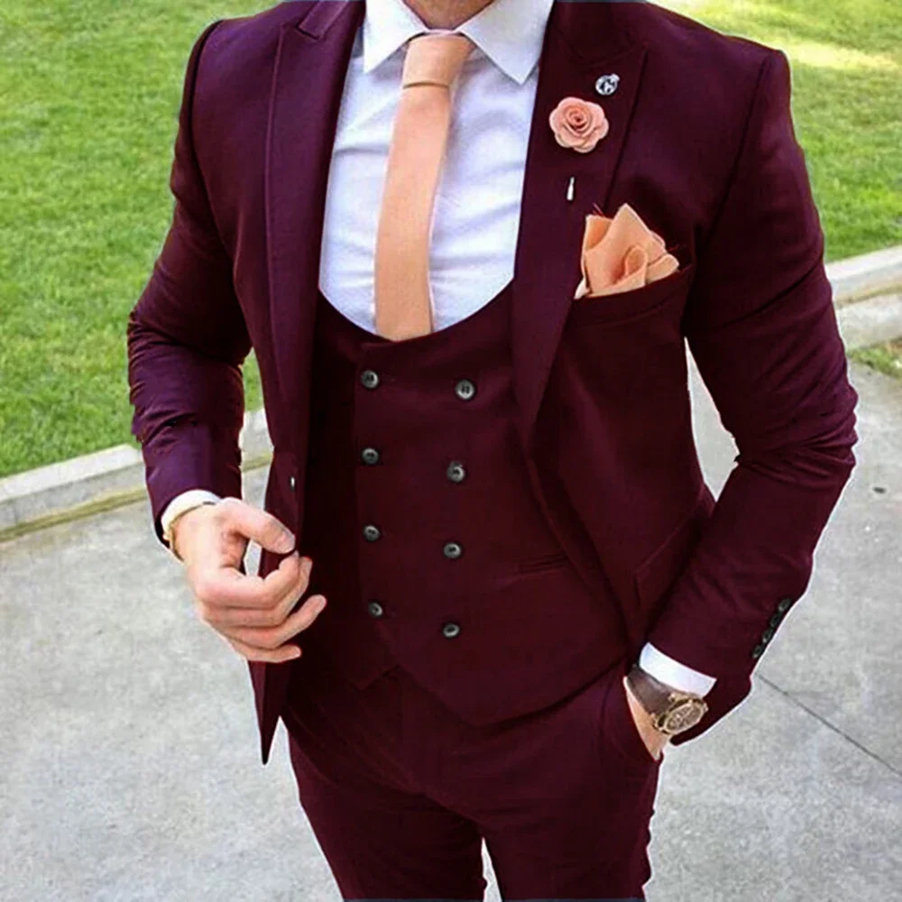 

Burgundy Men's Suits Silm Fit Peak Lapel Groom Wedding Party Tuxedo Blazer Mlae Suit 3Pcs Coat Vest Pants Tailor Made Plus Size