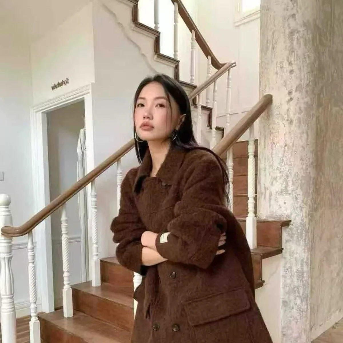 

LIMO Short Wool Coat Women 2025 Vintage, Double Breasted Fur Trim Sleeves Jacket, Autumn Winter Commute Travel Outerwear