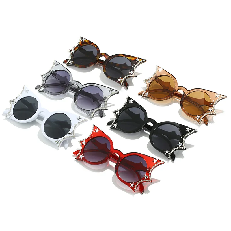 D&T 2023 New Fashion Bat Sunglasses Women Men Gradients Lens Diamond Luxury Frame Butterfly Style Brand Designer Eyewear UV400