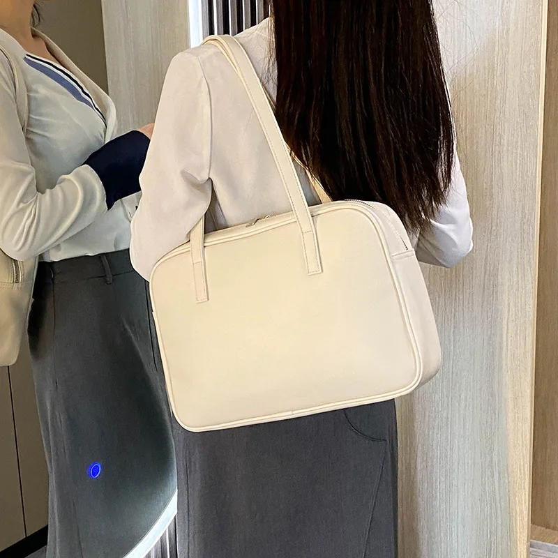 Korean retro soft leather solid color zipper large capacity shoulder bag commuting briefcase leisure college style women\'s bag