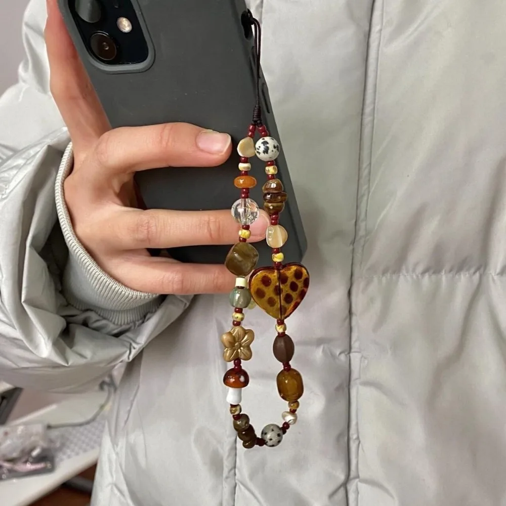 

Y2K Retro Phone Chain Rope Resin Leopard Heart Beaded Wrist Lanyard Strap Hanging Cord For Girl Woman