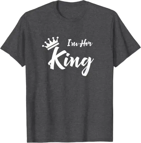 Ich bin ihr König Lustiges T-Shirt für Freund und Freundin Y2k Personalisiertes T-Shirt mit der Aufschrift „Ich bin seine Königin“ Geschenk für Frau, Mann, Jahrestag Kleidung – Detail 15