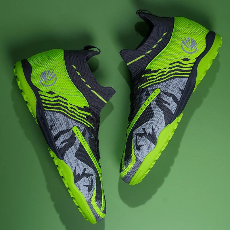 

2025 Men's Professional Soccer Shoes Society Cleats Fast Indoor Football Boots Training Sneakers for Boys