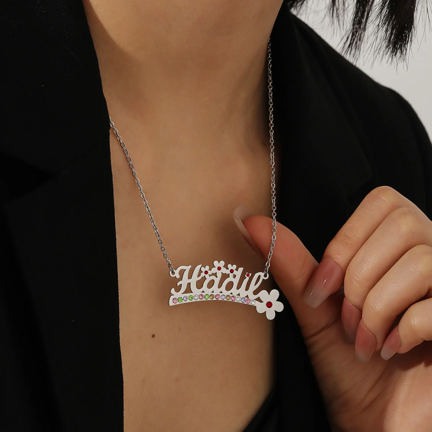 

Customized Crystal Name Necklace Personalized Name Plate Custom Flower Pendant Colored Diamond Mother's Day Gift for Women