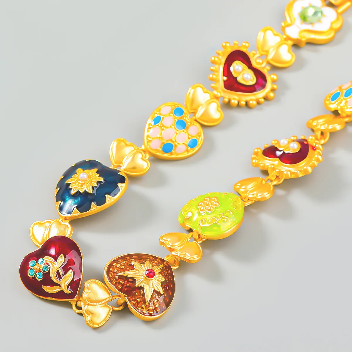 Heart shaped necklace, alloy drip oil necklace, multi-layer heart-shaped flower necklace, Bohemian accessories wholesale