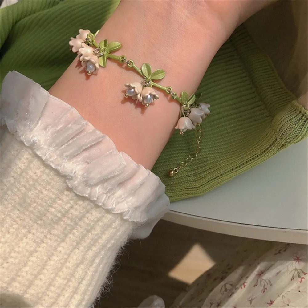 Women Female White Lily Floral Leaf Bracelets Trendy Alloy Enamel Plant Charm Chain Retro Rural Forest Style Bracelets Jewelry