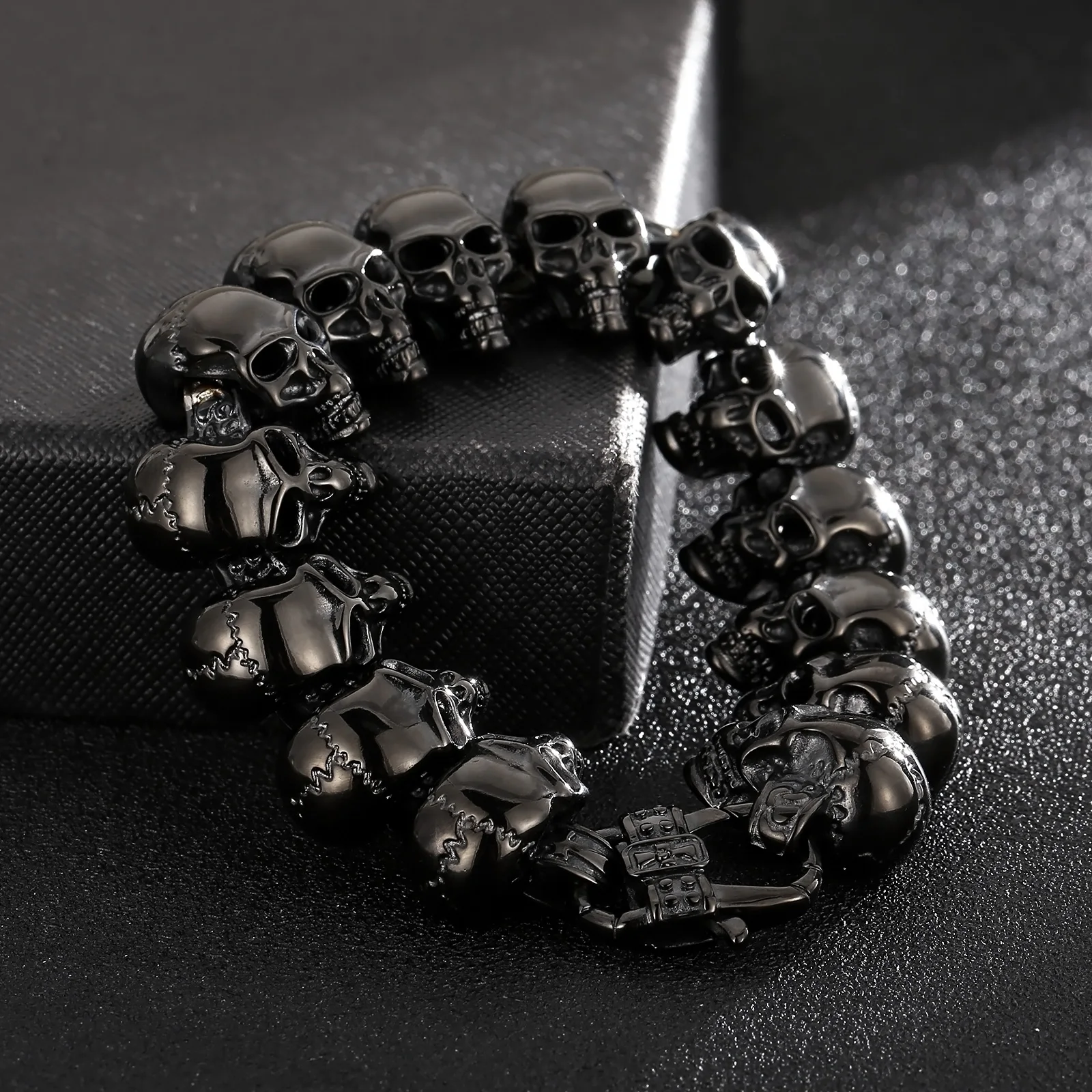 Punk Long Skull Bracelets For Men Stainless Steel Black Skull Charm Link Chain Bracelets Male Gothic Jewelry 2021