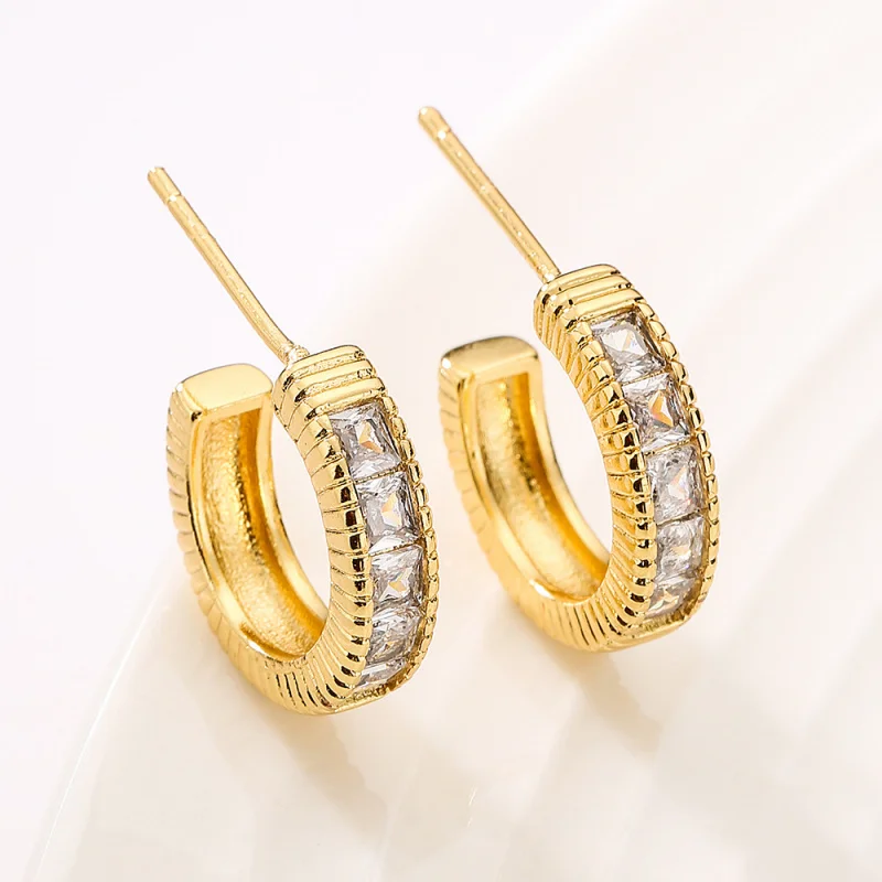 

Модные компактные ретро циркониевые серьги C-образной формы для женщин с медным покрытием из 18-каратного золота, нишевые высококачественные украшения для ушей