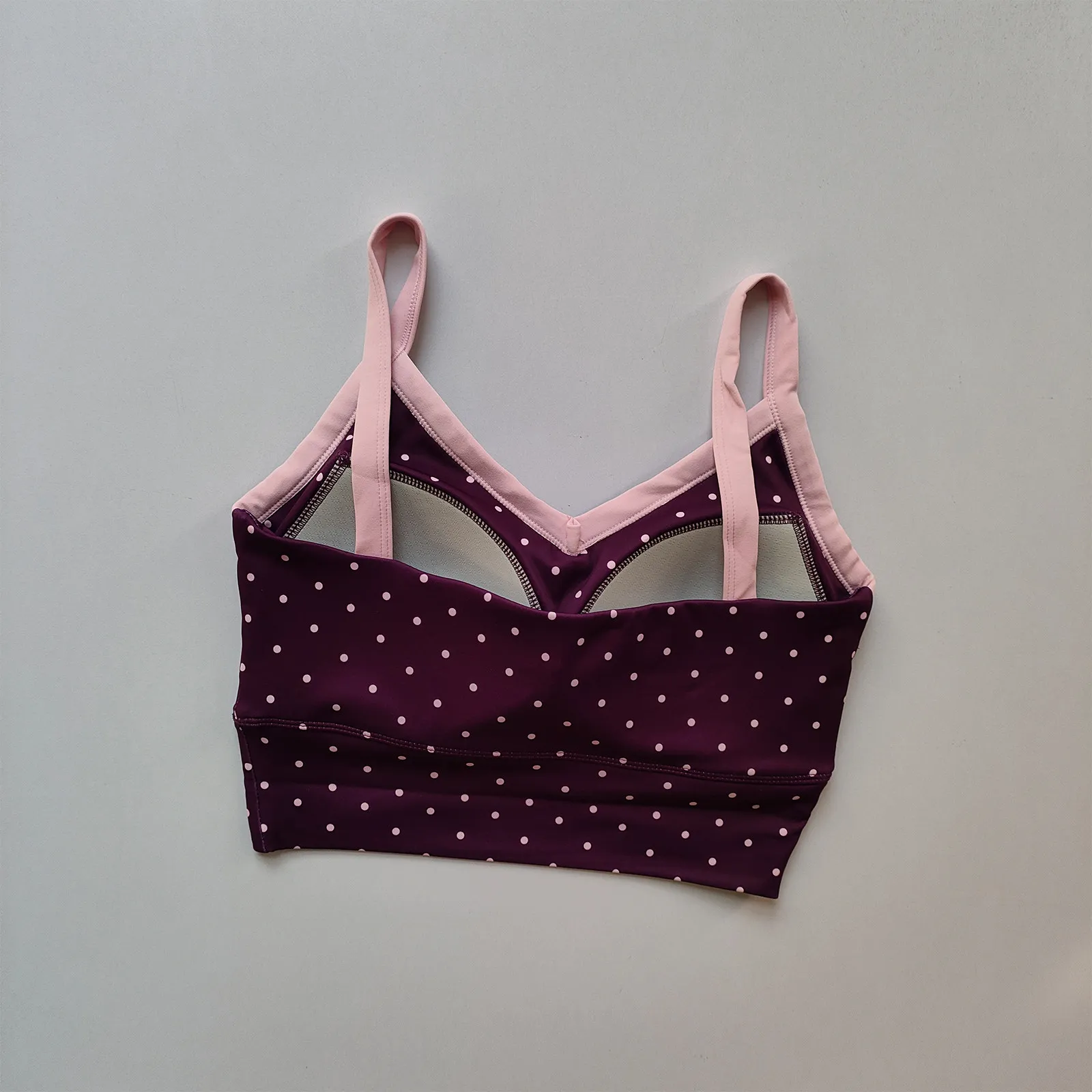 Gepunktetes Yoga-Camisole in Kontrastfarben, stoßfester All-in-One-Sport-BH mit integrierten Cups für Laufen, Pilates und Fitness, Damenbekleidung – Detail 6
