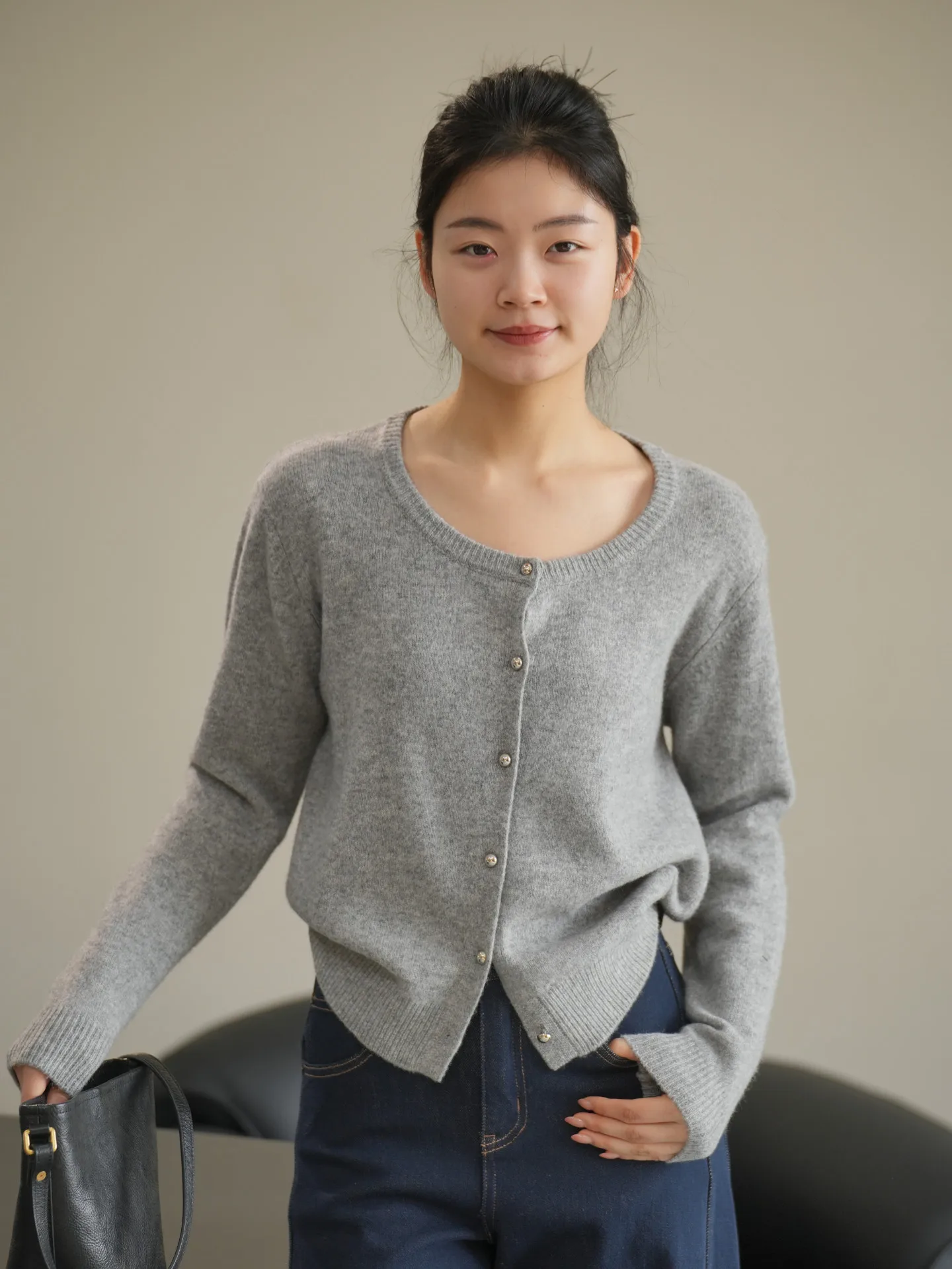 

Ladies Wool Knitted Sweater with Small Gold Buttons Long Sve Spring Sle Casual Faion Regular Fit Online Exclusive