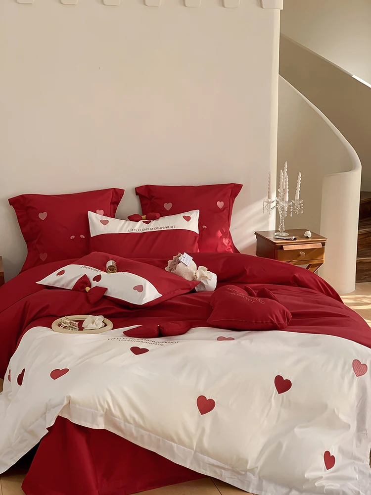 Girl Heart Red Wedding 100S High count Long staple Cotton Four piece Set Love Bow Quilt Set on Wedding Bed