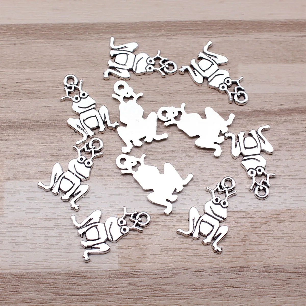 IFOCUS 10pcs/Lot Frog Prince Charms For DIY Jewelry Making Zinc Alloy 22x14mm/0.87x0.55inch