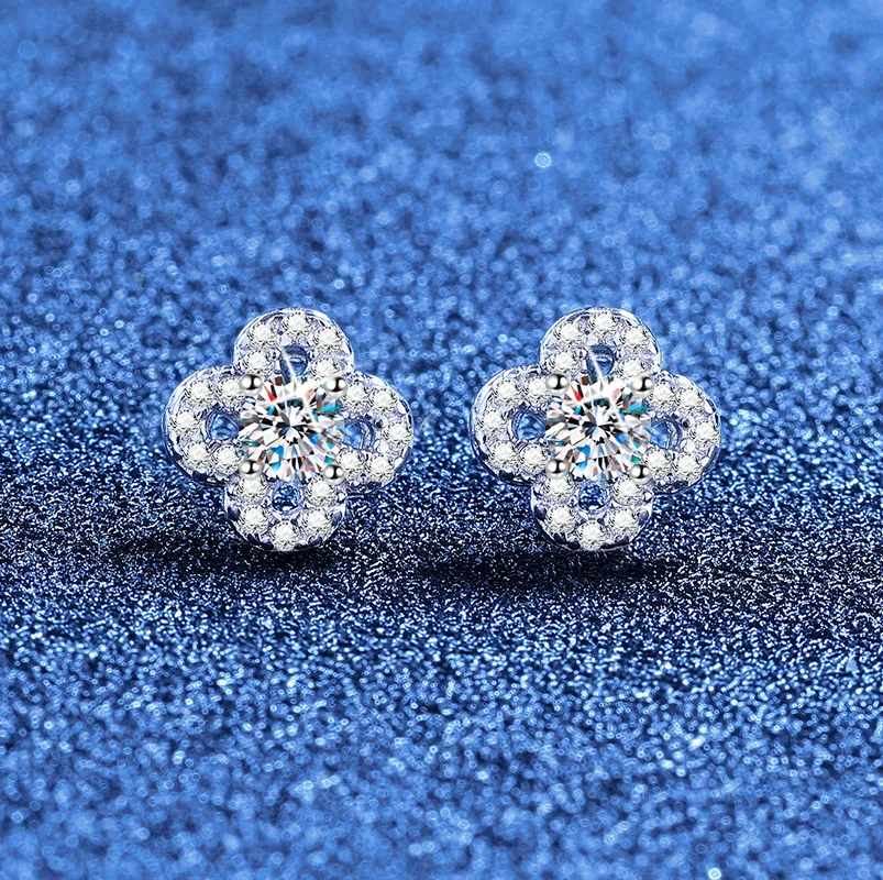 

PT950 Four-Leaf Clover Earrings Hypoallergenic Platinum Studs Light Luxury Moissanite Jewelry Lucky Women's Gift Collection