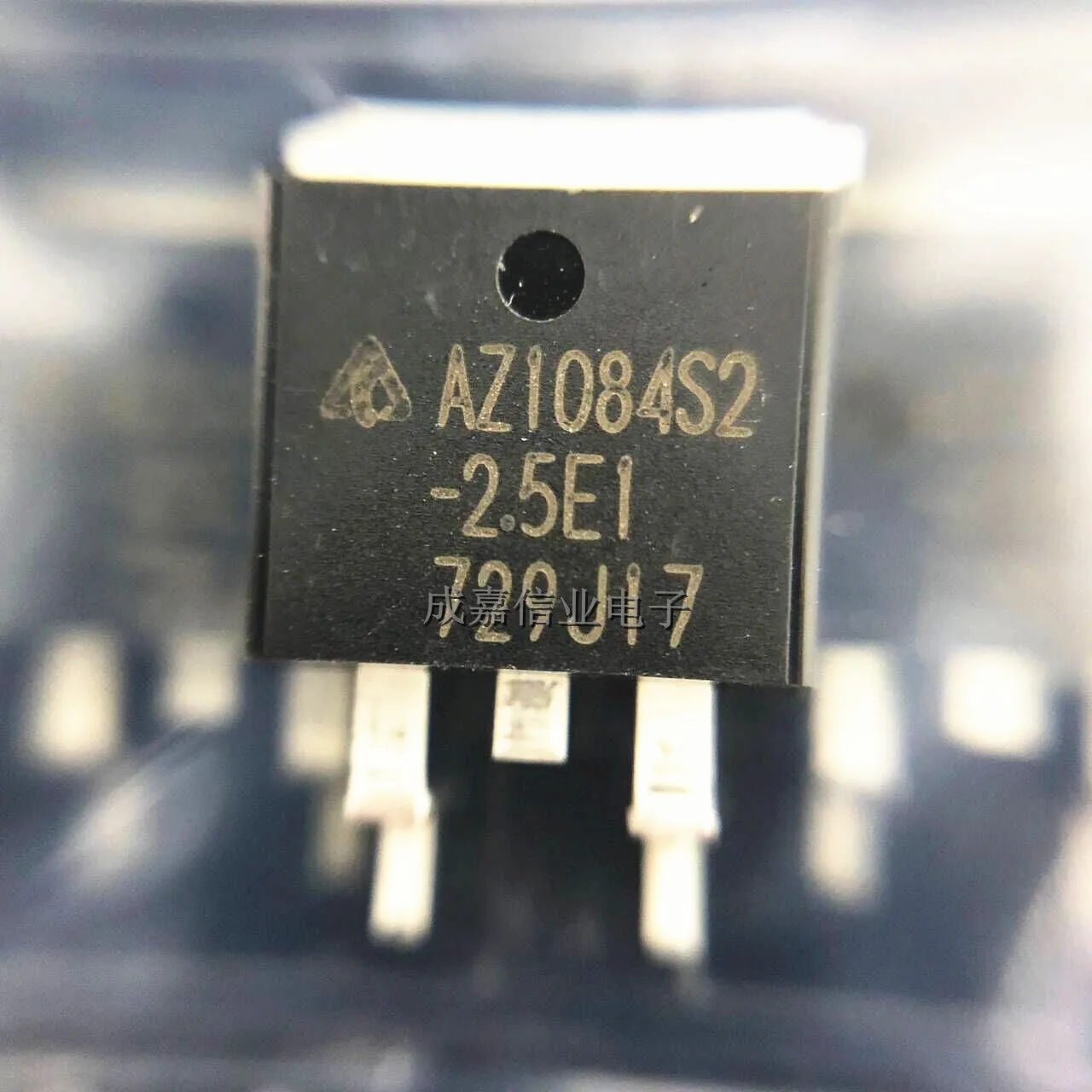 Régulateurs de tension AZ1084S2-2.5TRE1 TO-263-2 LDO, 5A LDO Reg 1.5V 5A 2.5V sans plomb Température de fonctionnement: 0 C-+ 125 C 10 pièces/lot