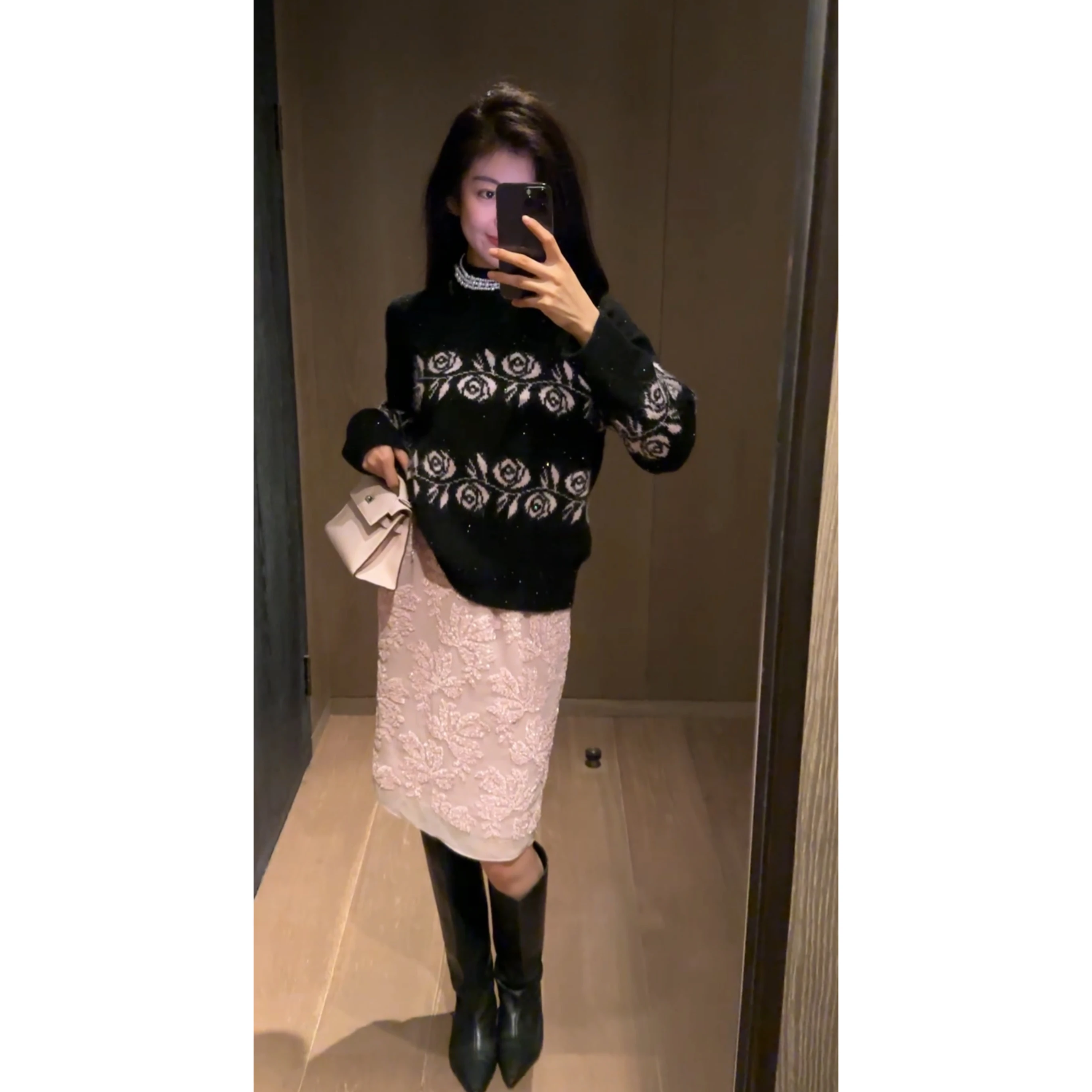 

N·COU Winter 2025 New Flower Sea Embroidered Rhinestone Woolen Sweater Women's Faion Ele Stage Costume Traditional Chin...