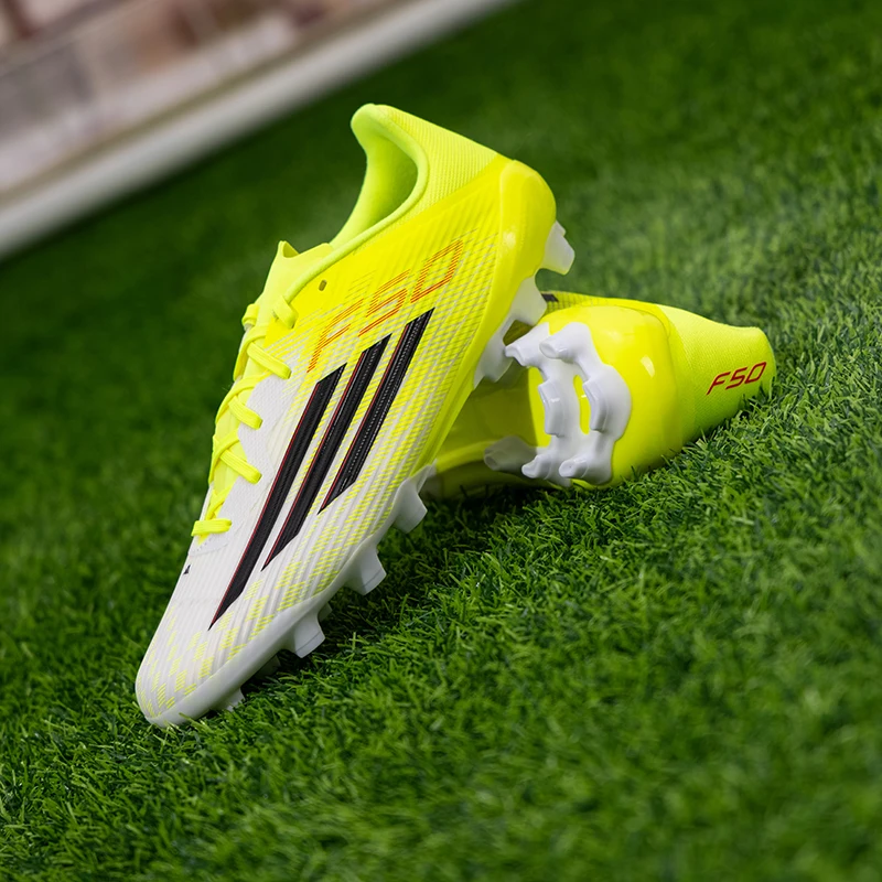Zapatos de fútbol Adidas para hombre, zapatos de entrenamiento para césped artificial, tacos Jq1486