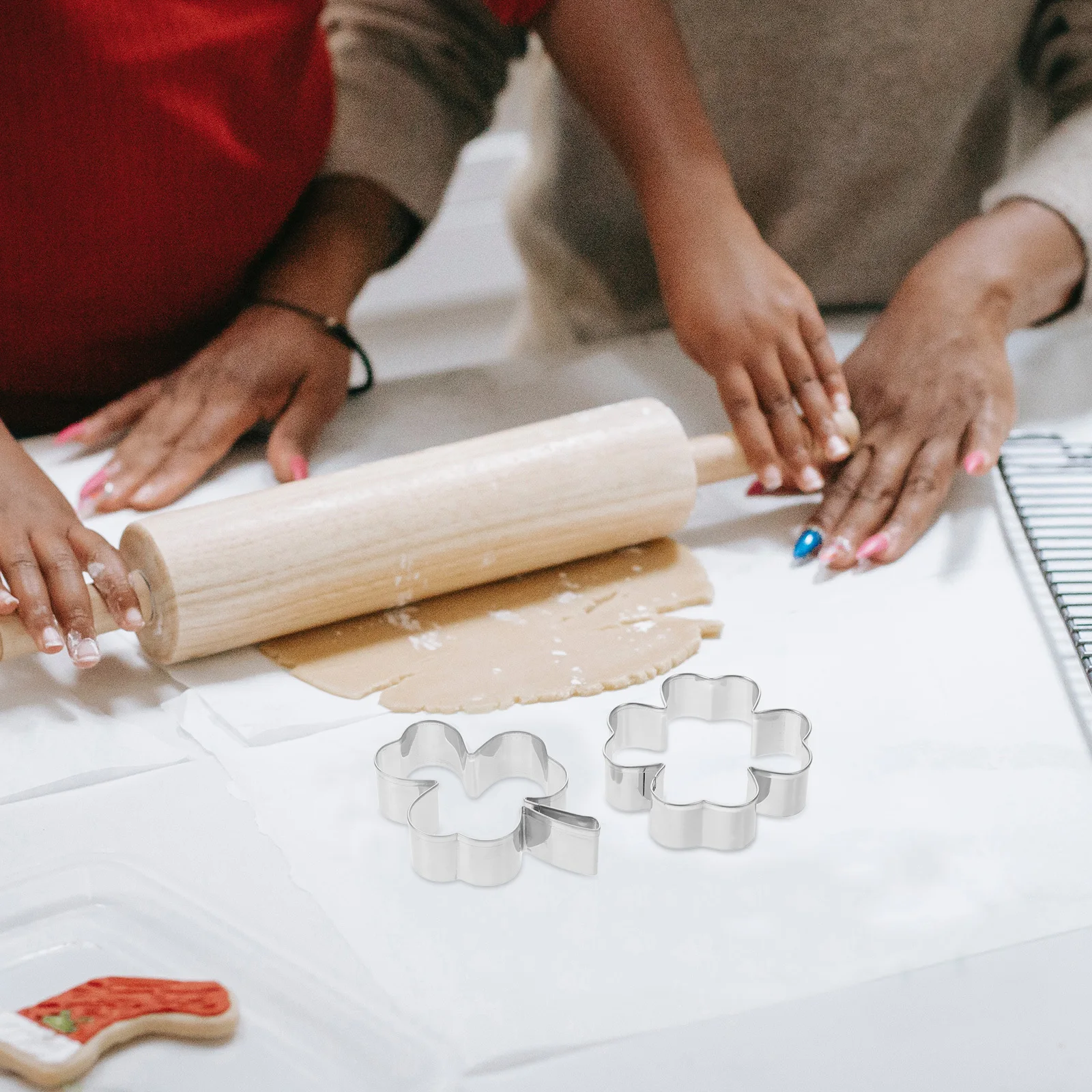 

4Pcs Stainless Steel Shamrock Cookie Cutters St Patrick's Day Reusable Baking Molds Holiday Celebrations