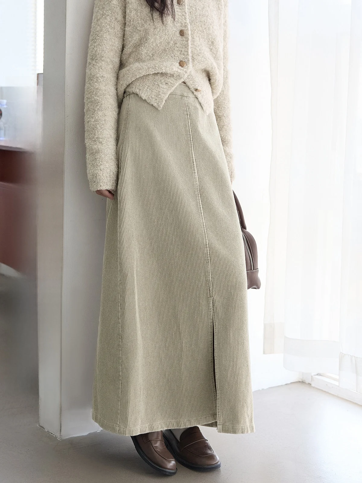 

High Waist Corduroy Asymmetrical A-Line Skirt for Women Spring 2026 Vintage Sle Split Design Commute Friendly Ladies Skirt