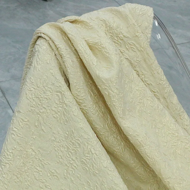 

Woven gold three-dimensional jacquard fabric 26 momme embossed and concave-convex half skirt clothing designer silk
