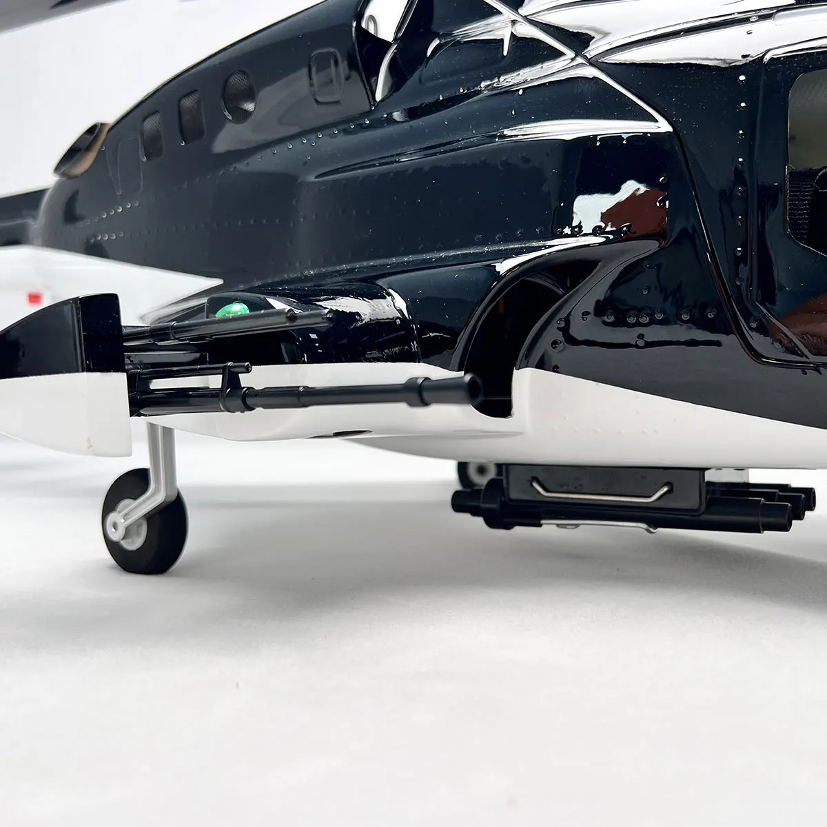 Roban 470 Size Airwolf RC Helicopter GPS Mode X2 Flight Control System LED Lighting System RTF version