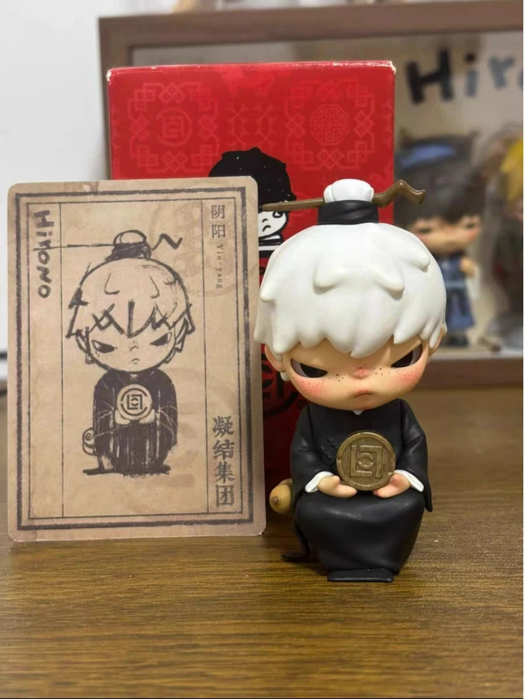 

Popmart Hirono Clot Series Blind Box 8th Gen Fashion Desktop Ornament Collectible Gift Trendy Blind Box Toy