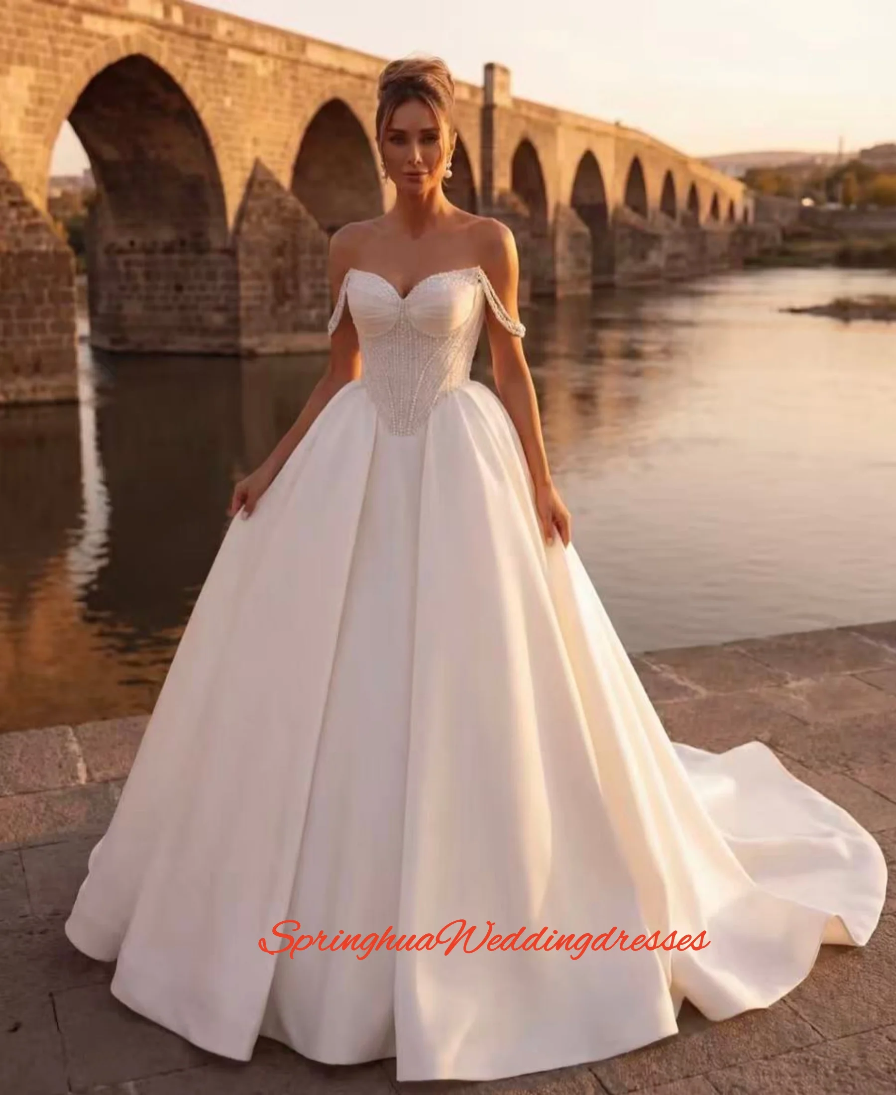 Customzied Satin Shiny A-line Beeding Applique Wedding Dress Off Shoulder Bridal Gowns Backless Wedding Gown Vestidos De Novia