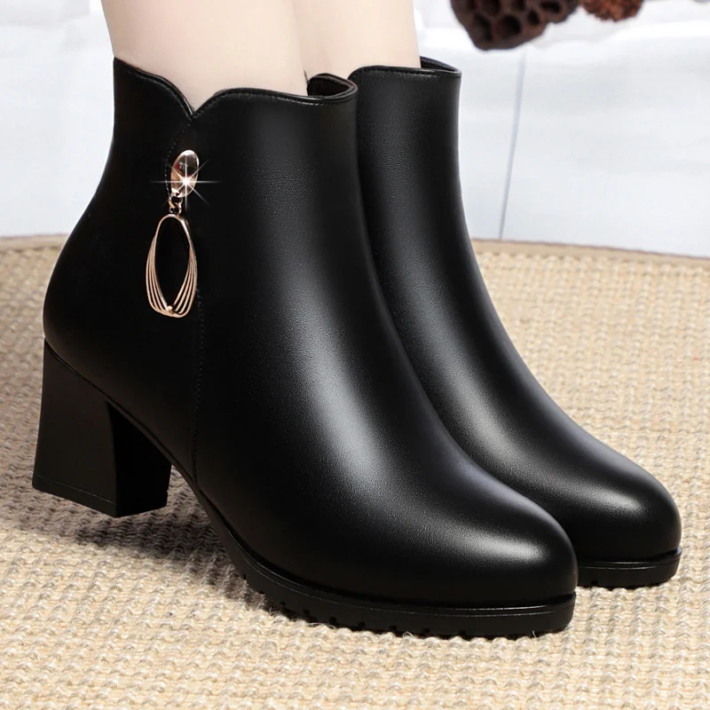 Soft Leather Women\'s Warm Wool Snow Boots High Heel Black Beige 2024 New Winter Stylish Anti-slip Side Zipper Ankle Boots