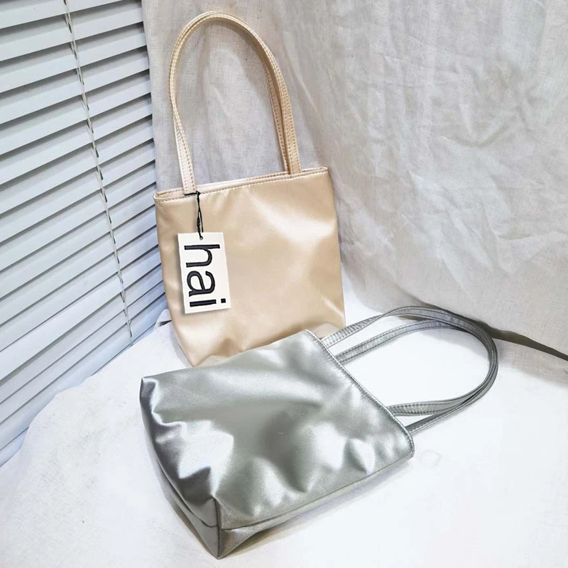 Small Square Silk Handbag Satin Clutch Bag Contrast Color Mobile Phone Purse Retro Youth Underarm Bag for Party Women