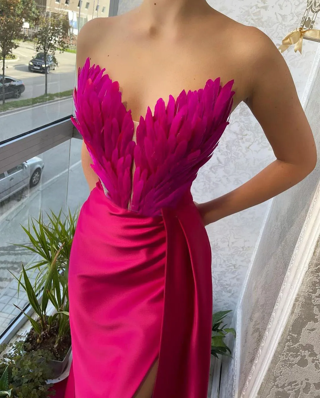 Blue Strapless Feather Tail Evening Dress Sleeveless Ball Dress With Slit Sexy Birthday Party Dress For Women With Bra