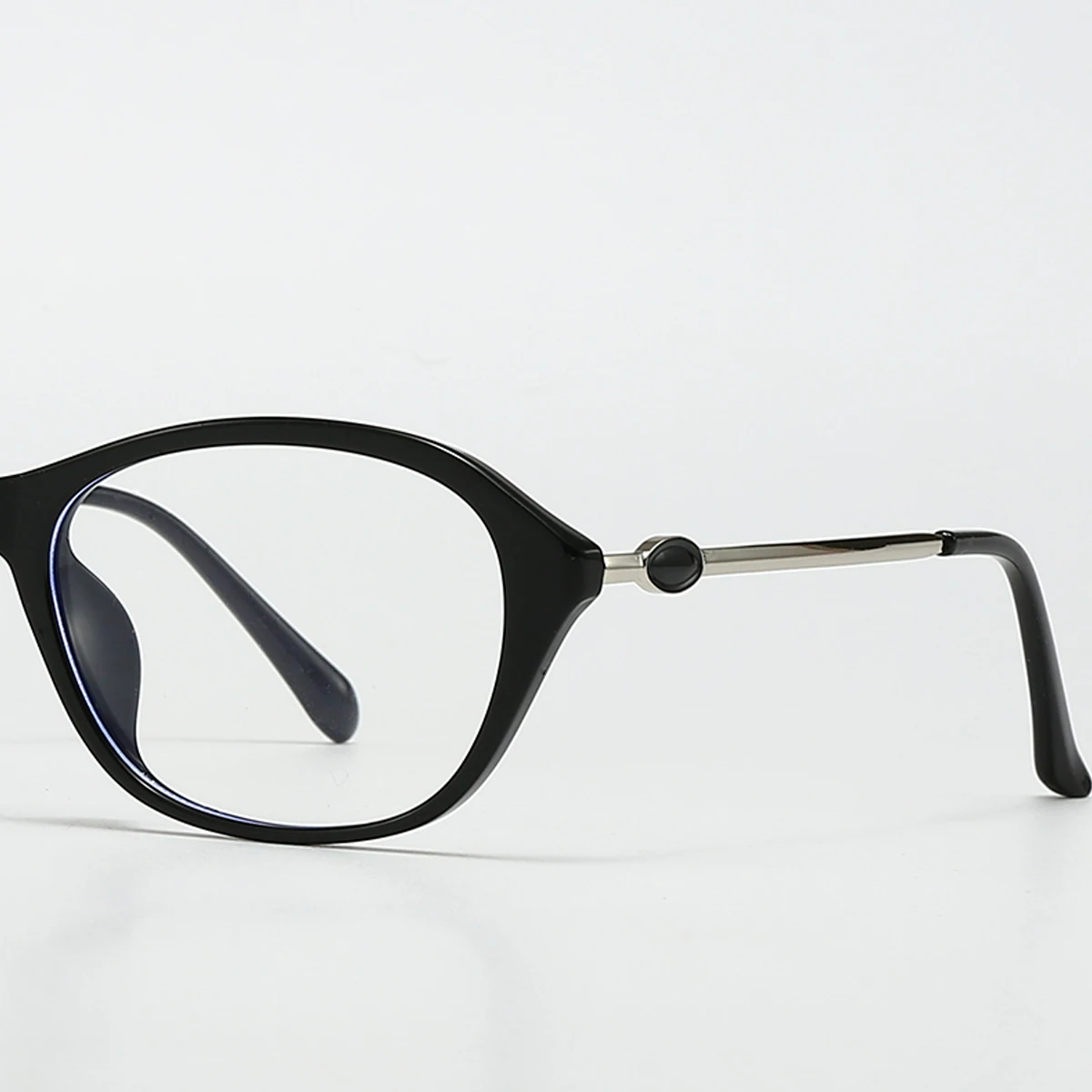 Fytoo Black Oval Reading Glasses, Tr Metal Frame, Stylish Design for Men Women, Comfortable Fit.