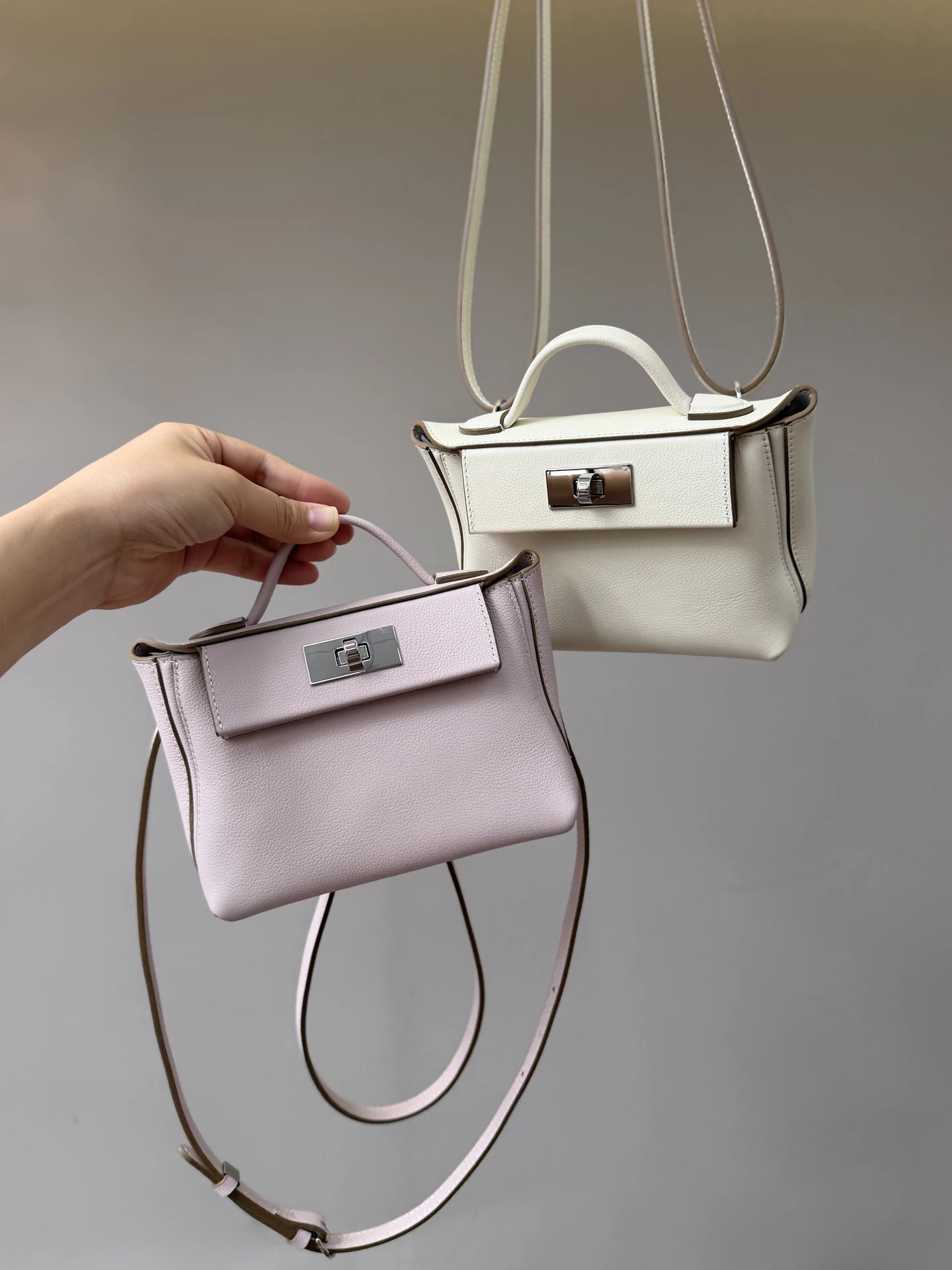 Lock Buckle Cowhide Leather Handbag Underarm Double Shoulder Women's Bag Casual Style Spring Season Universal Audience