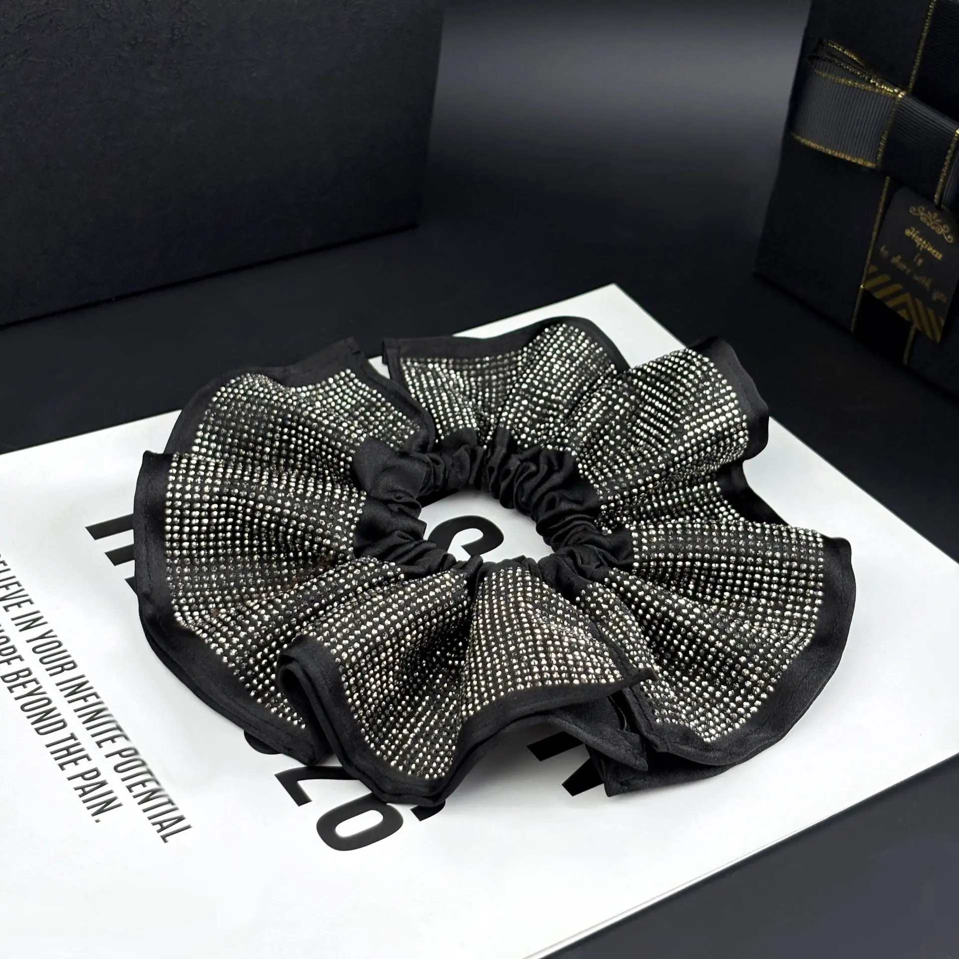 2025 South Korea Dongdaemun rhinestone large intestine hair rope femininity French exquisite hair band ball head rope hair acces