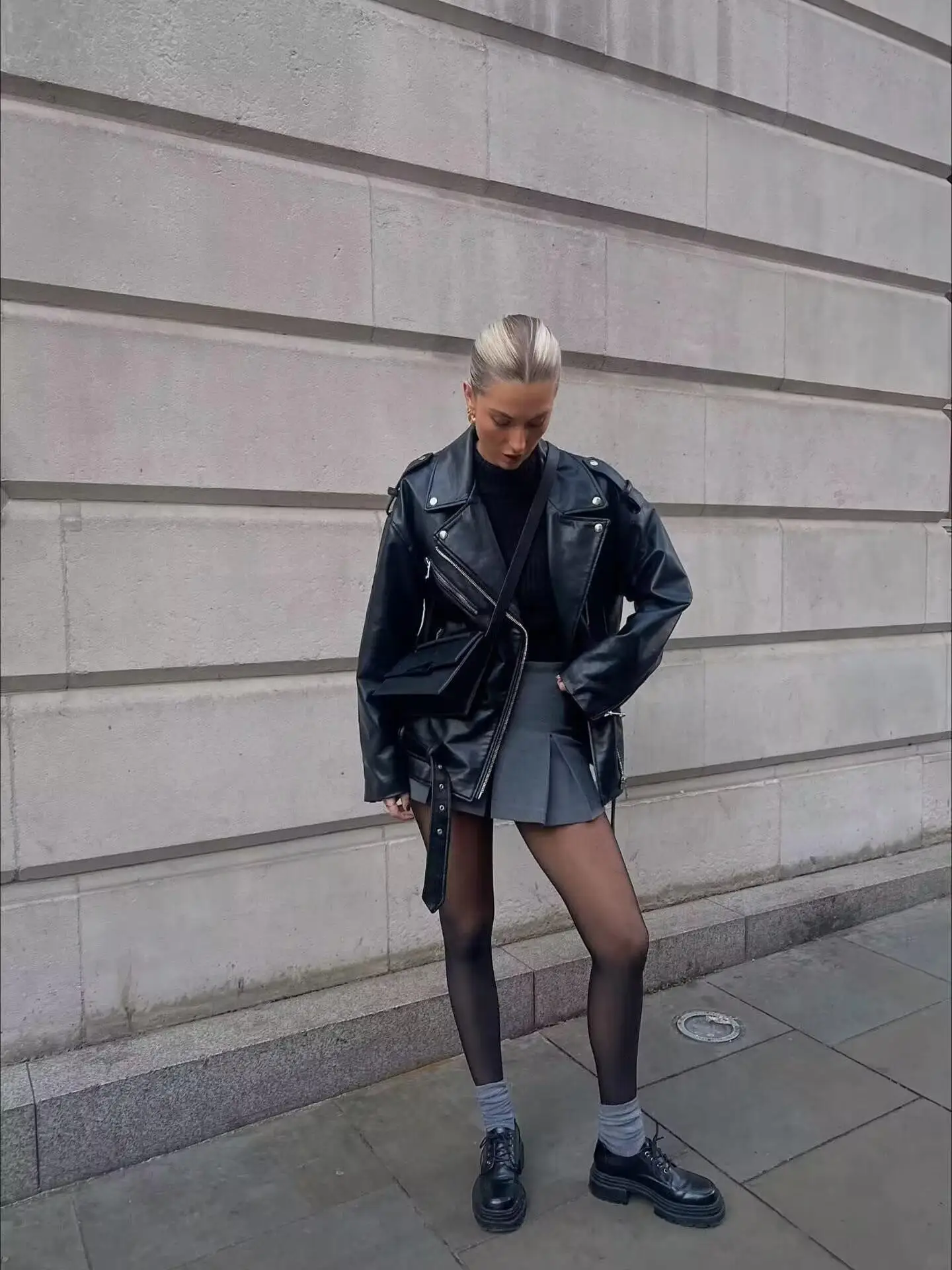 Faionable Bla cuero Jaet mujer suelta motocicleta Sle prendas de vestir exteriores Otoño Invierno nueva llegada Material PU largo Sve