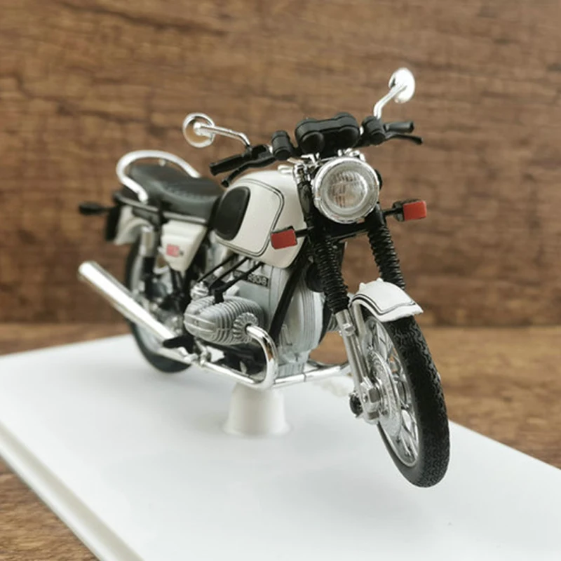 

NOREV Diecast Alloy 1:18 Scale R90 Retro Motorcycle Cars Model Adult Classics Collection Toys Souvenir Gifts Static Display