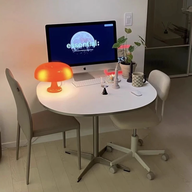 

Обеденный стол в стиле Mid-Century Modern с кромкой из нержавеющей стали, овальный кофейный столик в корейском стиле Ins, нестандартный стол с металлическими акцентами, офисные столы
