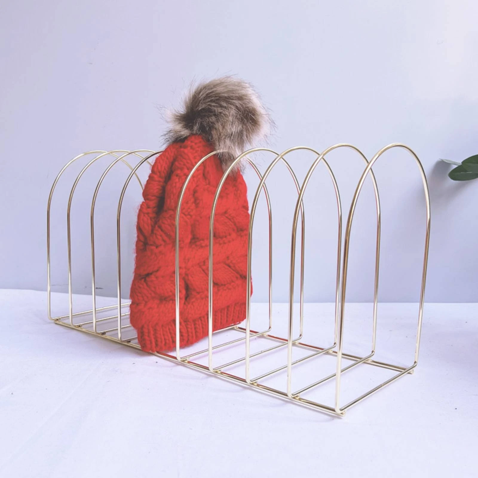 White Vertical Hat Stand Freestanding Beanie Display Rack Ten Slot Cap Organizer Shelf for Boutique Booth