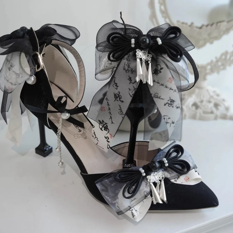

Черные босоножки на шпильке с острым носком, бантом и кисточками, женские, лето 2026, с каллиграфическим бантом, на высоком каблуке, свадебные, в китайском стиле