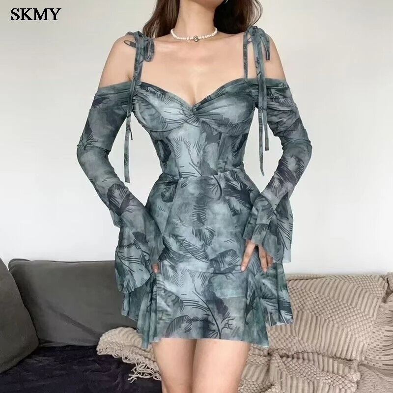 

SKMY Summer Sexy One Shoulder Flared Sleeve Printed Waist Slimming Camisole Dress Fashion Summer Dresses