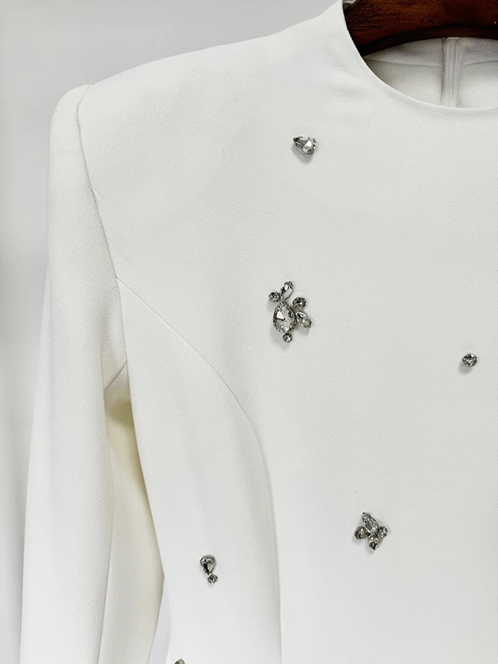 Modphy 우아한 화이트 헤비 인더스트리 비즈 다이아몬드 슬림 맥시 원피스, 긴 소매 여성 연예인 이브닝 파티 가운