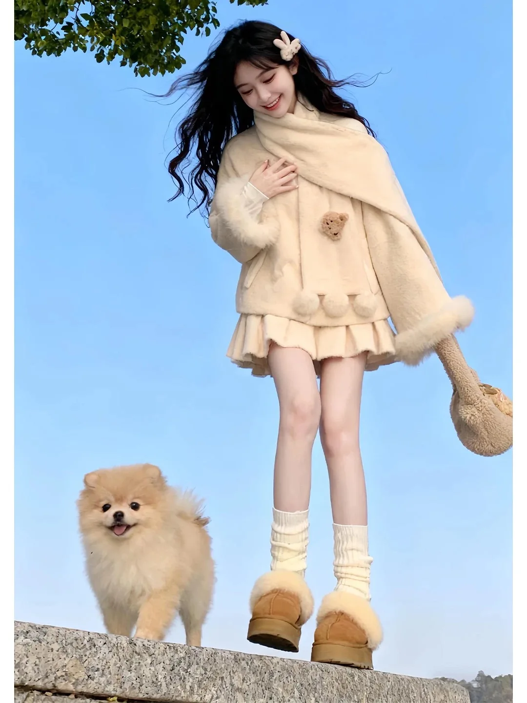 

Зимний модный комплект из двух предметов для женщин «Белый лунный свет» 2026: новогодний наряд с длинным рукавом, укороченный, универсальный крой