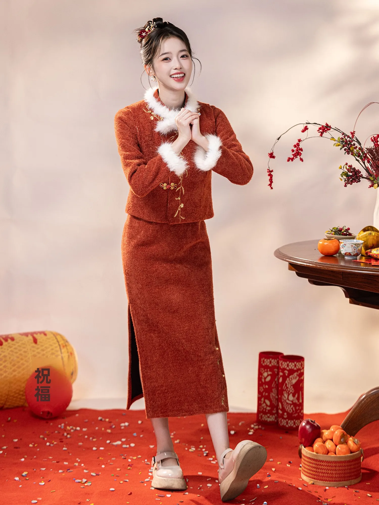 ensemble-qipao-rouge-double-polaire-a-manches-longues-–-nouvelle-collection-hiver-–-tenue-traditionnelle-chinoise-pour-femme-pour-le-nouvel-an-et-les-visites